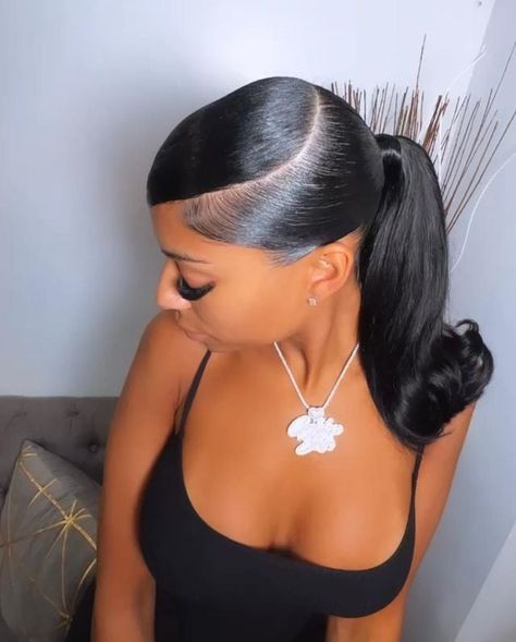 Discover 26 stunning swoop ponytail hairstyles with a step-by-step guide. Elevate your look with Zohna's expert tips and stylish inspirations. Jump in now! Click the article link for more photos and inspiration like this // Photo Credit: Instagram @chez_les_rubys // #besthairstyles #hair #hairinspiration #hairinspo #hairstyles #halfponytail #latesthairstyles #ponytail Swoop Bob Ponytail, Doll Ponytail Hairstyle, Low Barbie Ponytail With Swoop, Side Swoop Barbie Ponytail, Swoop And Ponytail, Ponytail Hairstyles For Bridesmaids, Low Ponytail Swoop, Sleek Ponytail With Swoop, Barbie Swoop Ponytail