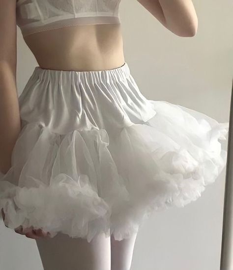 Poofy Skirt, Frilly Skirt, Puffy Skirt, Fluffy Skirt, Frilly Dresses, Pastel Fashion, Kawaii Fashion Outfits, Princess Outfits, Under Dress