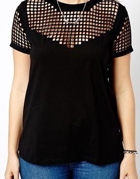 T-Shirt with Laser Cut Out Shoulders Styles Plus Size, Plus Size Looks, Spring Styles, Asos Curve, Plus Size Beauty, Latest Fashion Clothes, Summer Wardrobe, Spring Outfits, Plus Size Fashion