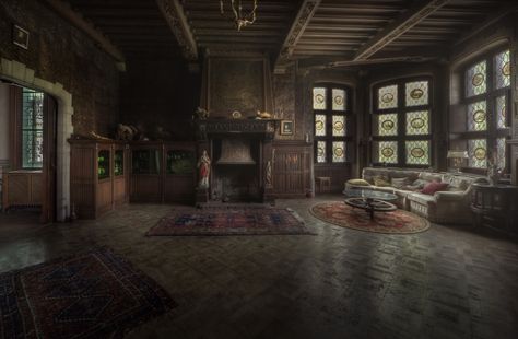 Old House Background, Creepy Children, Urbex France, Fun Architecture, House Background, Old House Interior, Creepy Houses, Abandoned Mansion, Abandoned Mansions