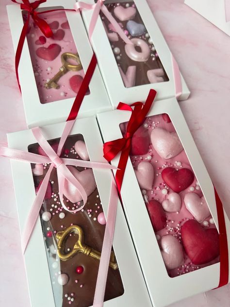 Chocolate Bar Gift for Valentines Day - Etsy Diy Chocolate Bars, Chocolate San Valentin, Custom Chocolate Bars, Chocolate Bars Gift, Homemade Chocolate Bars, Personalized Chocolate Bars, Valentines Day Chocolates, Dessert Gifts, Bar Gift