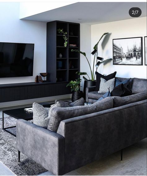 Grey Sectional Living Room Ideas, Grey Sectional Living Room, Dark Sofa Living Room, Sectional Living Room Ideas, Living Room Design Black, Gray Sectional Living Room, Sectional Living Room, Black Living Room Decor, Modern Apartment Living Room