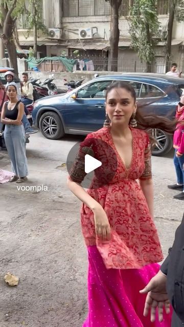 Voompla on Instagram: "Bandra scenes on a Saturday. Aditi Rao Hydari arrives for the success party of her series" Aditi Rao Hydari Outfits, Aditi Rao Hydari Indian Outfits, Aditi Rao Hydari Indian, Diwali Dress, Aditi Rao Hydari, Diwali Dresses, Aditi Rao, Indian Outfits, Diwali