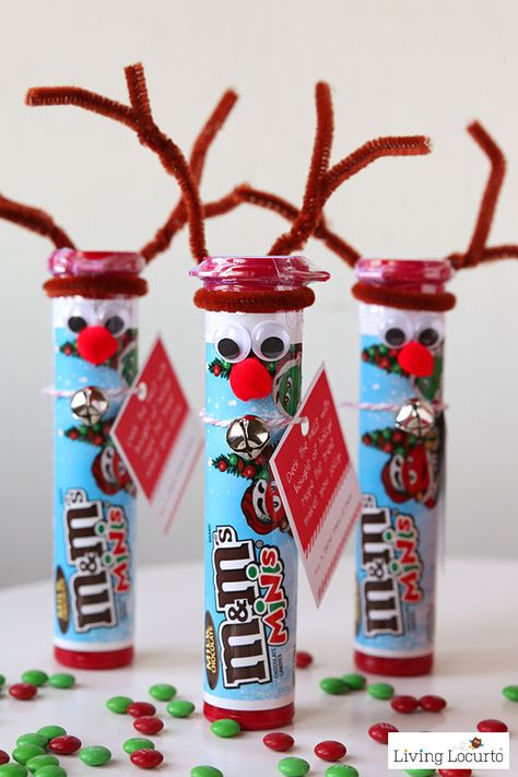 These 16 Homemade Secret Santa Gift Ideas are easy and inexpensive to make! Kindness Elf Arrival Letter, Kindness Elf, Elf Arrival Letter, Reindeer Diy, Diy Christmas Gifts For Friends, Diy Christmas Candy, Elf Arrival, Rudolph The Red Nosed Reindeer, Candy Crafts