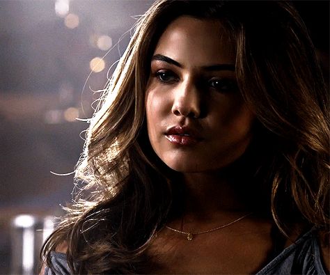 Davina Claire Gif, Baddie Books, Danielle Campbell Gif, Davina Claire, The Originals Tv, Danielle Campbell, Hope Mikaelson, Bad Idea, Fantasy Aesthetic