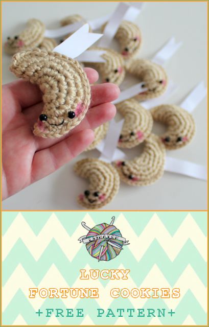 -x- EssHaych -x-: Free Pattern: Lucky Fortune Cookies Crochet Fortune Cookie, Cookie Crochet, Lucky Fortune, Fortune Cookies, Aran Weight Yarn, Thick Yarn, Fortune Cookie, Dk Weight Yarn, Online Pattern