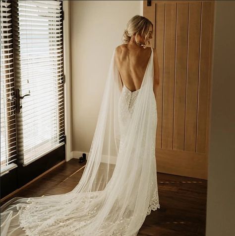 Wedding Cape, Bridal cape, Wedding cape, Bridal cape veil Cape veil, Modern veil Draped bridal cape coverup, bridal cover up, shoulder train Soft Gorgeous Cape Draped Bridal Veil - Wedding veil - bohemian veil - Soft English tulle veil  The Cape soft wedding veil is elegant classy and modern veil that can be attaches to the straps of your dress with small silver lobster claps on each side. Made of s a single layer of soft high quality English tulle is a luxuriously bridal veil, that beautifully Bridal Cape Veil, Bohemian Veils, Veil Cape, Modern Veil, Cape Veil, Veil Long, Ivory Bridal Veil, Shoulder Training, Wedding Cloak