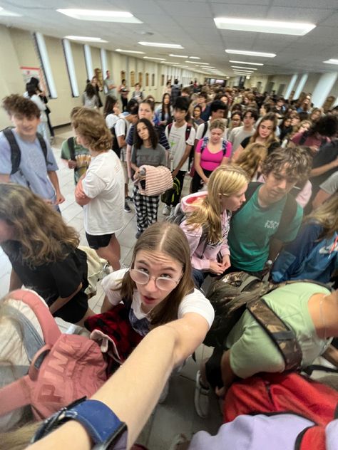 Birding School Aesthetic, Public High School Aesthetic, School Friend Group Aesthetic, School Class Aesthetic, 8th Grade Aesthetic, Canada High School, Middle School Friends, Middle School Aesthetic, School Core