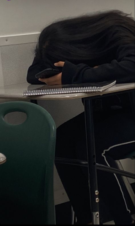 Sleeping In School Aesthetic, Sleeping In Class Aesthetic, Aesthetics Study, Anime Rapper, I Hate School, Afghan Wedding, Hate School, Bad Life, Pretty Hair Color