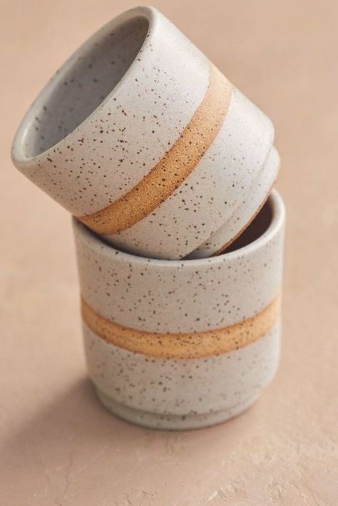 Ceramics Pottery Mugs, Cerámica Ideas, Keramik Design, Rustic Ceramics, Pottery Classes, Pottery Cups, Pottery Planters, Ceramics Ideas Pottery, Ceramic Tableware