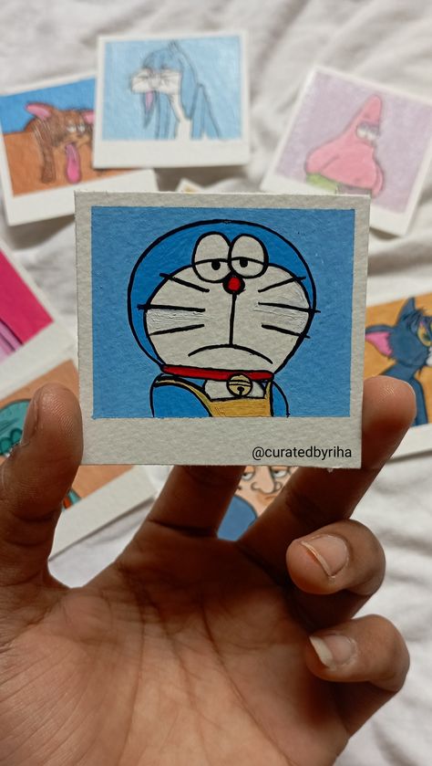 Doraemon cartoon polaroid series Drawing Ideas Easy Anime, Polaroid Drawing Ideas, Polaroid Drawing, Disney Canvas Art, Bond Paper Design, Drawing Ideas Easy, Cute Easy Doodles, Anime Canvas Art, Cute Paintings