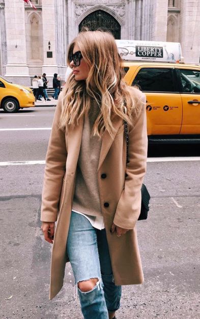 I N S T A G R A M @EmilyMohsie Mantel Outfit, Camel Coat Outfit, Silvester Outfit, Fall Fashion Coats, Best Winter Coats, Coat Outfit, Stil Inspiration, Looks Street Style, Camel Coat