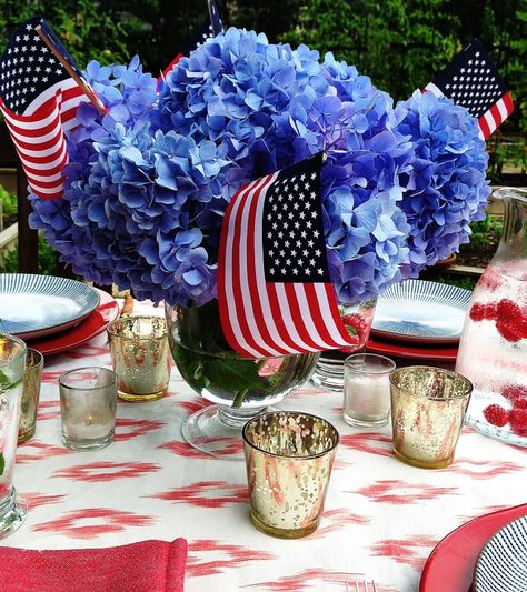 Alexandra Stoddard, Patriotic Table Decorations, Patriotic Tablescapes, Danielle Rollins, Patriotic Centerpieces, Blue Centerpieces, Fourth Of July Decorations, 4th Of July Decor, Blue Hydrangeas