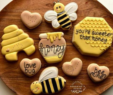 Honey Bee Cookies Decorated, Bee Sugar Cookies Decorated, Bumble Bee Cookies Decorated, Bee Cookies Decorated, Bee Sugar Cookies, Vday Cookies, Blossoms Cookies, Parents To Bee, Holiday Bakes