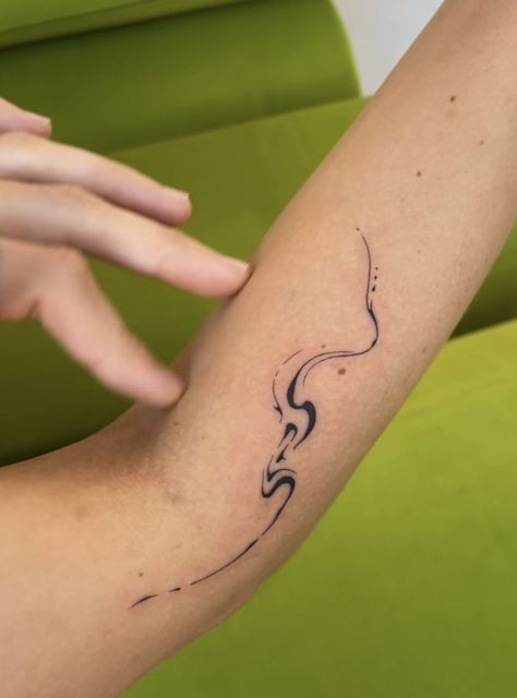 Swirly Tattoo, Wrap Around Tattoo, Black And White Snake, Matching Tats, Snake Tattoos, Arabic Tattoo, White Snake, Snake Tattoo, Nature Tattoos