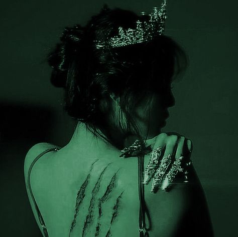 Emerald Green Royalty Aesthetic, Monstrous Feminine Aesthetic, Dark Feminine Aesthetic Green, Villian Aesthetic Girl, Female Antagonist Aesthetic, Green Woman Aesthetic, Green Queen Aesthetic, Slytherin Ball Gown, Dark Greencore