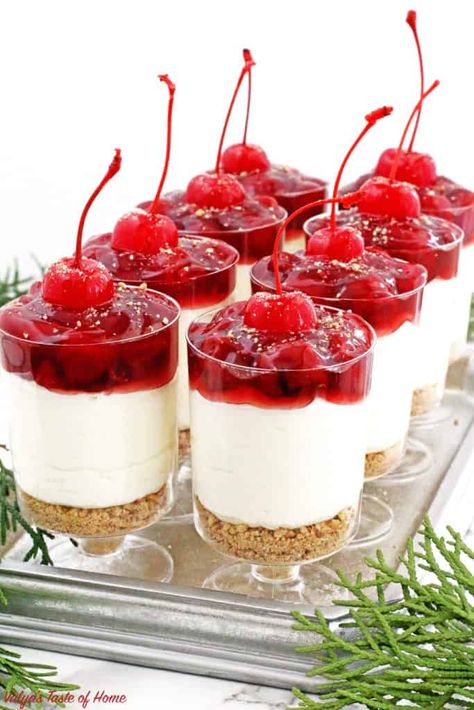 Cheesecake Parfait Recipes, Cherry Parfait, No Bake Cherry Cheesecake, Cheesecake Parfaits, Parfait Recipes, Savory Cakes, Cherry Cheesecake, Fall Dessert Recipes, Cherry Pie Filling