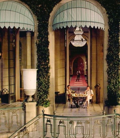 The Great Gatsby House, Great Gatsby House, Gatsby House, Gatsby Movie, The Great Gatsby 2013, 1920s Interior Design, Ancient Greek City, Great Gatsby Theme, Gatsby Theme