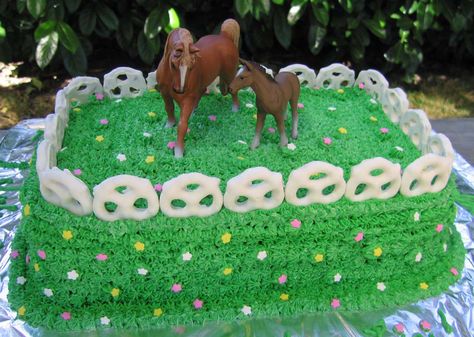 Birthday Cakes Girls Kids, Horse Cakes, Green Frosting, Horse Pasture, Horse Birthday Cake, Horse Birthday Parties, Horse Cake, Horse Party, Horse Birthday