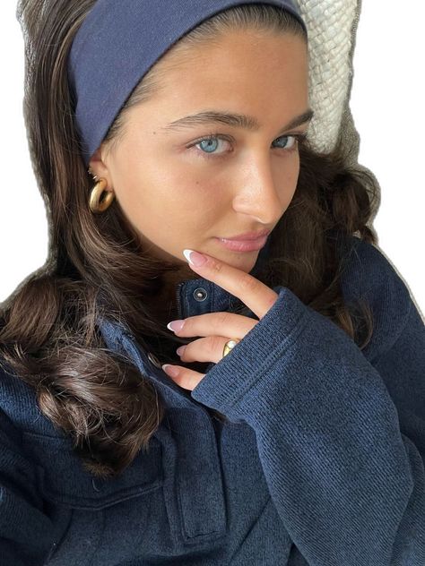 Jocelyn Rock, Skincare Accessories, Headband Outfit, Hairstyle Inspo, Aesthetic Lifestyle, Accessories Bag, Life Funny, Tiktok Style, Spring Hairstyles