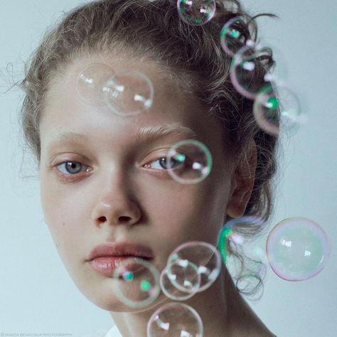 Marta Bevacqua, Bubbles Photography, Clay Stud Earrings, Shotting Photo, Creative Portrait Photography, Minty Green, Photoshoot Concept, Creative Portraits, Photo Challenge