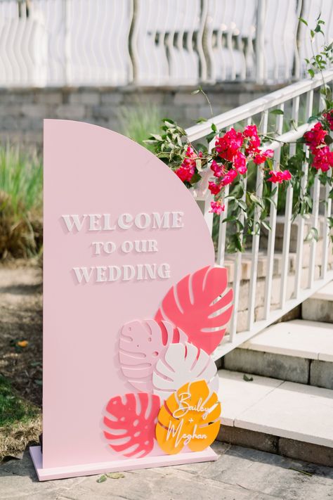 Pastel Welcome Sign, Tropical Wedding Signage, Tropical Signage, Pastel Theme Decor, Welcome Board Ideas, Pink Wedding Welcome Sign, Tropical Welcome Sign, Tropical Florida Wedding, Pastel Pink Wedding