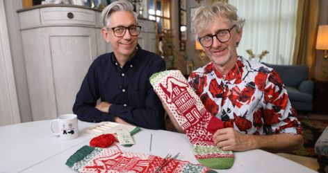 The ARNE & CARLOS 2021 Christmas Stocking (afterthought heel): Our Best Knitting Tips. – ARNE & CARLOS Afterthought Heel, Arne And Carlos, Knitting Help, Craft Books, Knitting Tips, Learn How To Knit, Nordic Home, Textile Artists, Book Crafts