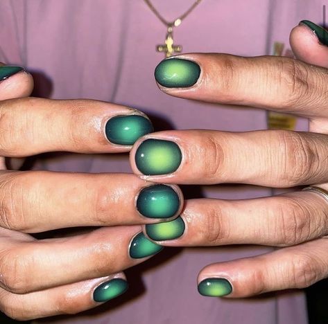 Goblincore Nails Aesthetic, Aura Nails Men, Aura Nails Green, Grunge Nails Short, Green Aura Nails, Nails Hippie, Men Nails, Mini Manicure, Nails Grunge