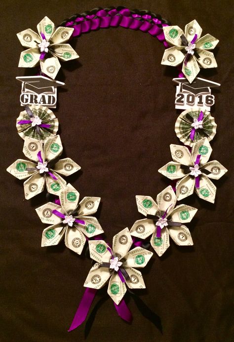 Graduation Lay, Panikeke Recipe, Lanyards Diy, Grad Leis, Graduation Leis Diy Ribbons, Candy Leis, Money Lei Diy, Money Gift Ideas, Lei Ideas