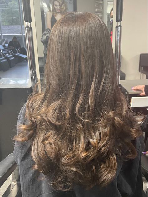 Brown hair with layers and curtain bangs #layers Breast Length Hair, Hair With Lots Of Layers, Brown Hair With Layers, Curtain Bangs Layers, Layers And Curtain Bangs, Bangs Layers, Hairstyles With Layers, Lots Of Layers, Layers And Bangs