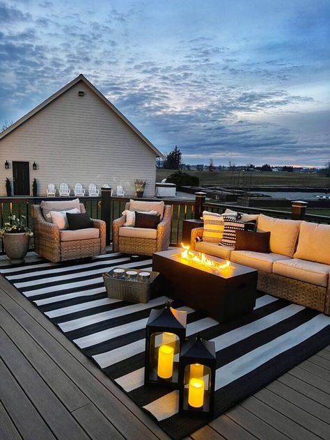 Porch Deck Decorating Ideas, Outdoor Deck With Fire Pit, Black Deck Furniture Ideas, Washington State Backyard Ideas, Beautiful Decks Ideas Outdoor Living, Big Patio Decorating Ideas, Large Back Deck Decorating Ideas, Covered Deck Furniture Ideas, Big Deck Decorating Ideas