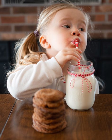 toddler drinking milk and eating gingersnap cookies for christmas Cookie Baking Photoshoot Kids, Kids Baking Photoshoot, Cookies And Milk Photoshoot, Christmas Cookies Photoshoot, Milk And Cookies Photo Shoot, Christmas Cookie Photo Shoot, Christmas Photoshoot Kids, Sweets Photography, Kids Milk