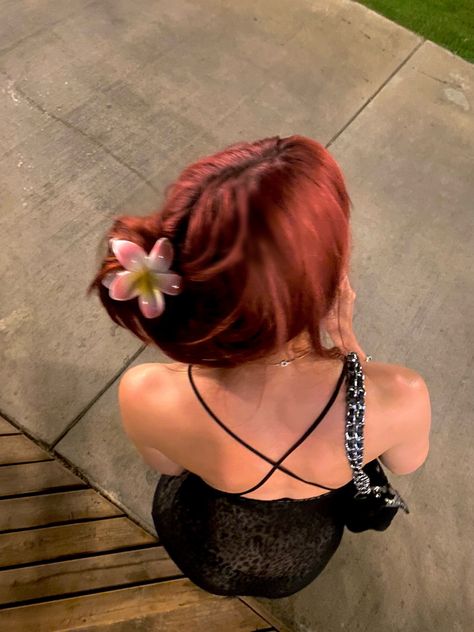 Cherry red hair with flower clip Autumn Hair Styles, Red Hair Cherry, Autumn Hairstyles, Red Hair With Bangs, Hair Clip Hairstyles, Cherry Red Hair, Autumn Hair, Clip Hairstyles, Hair Flower