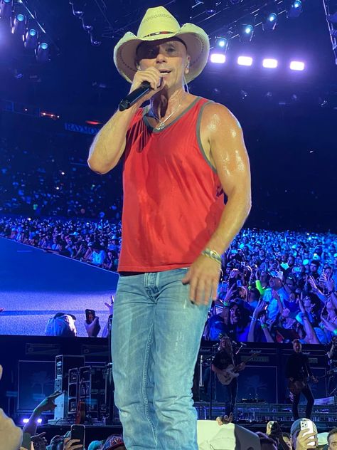 No Shoes Nation Kenny Chesney, Kenny Chesney Songs, Kenny Chesney Videos, No Shoes Nation, Custom Made Engagement Rings, Country Music Artists, Music Taste, Kenny Chesney, Love My Man