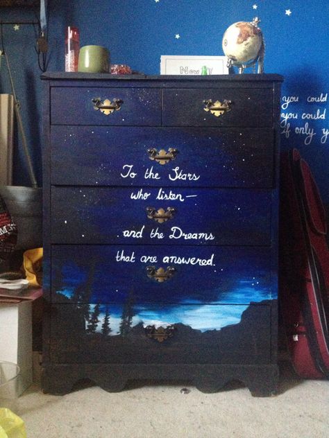 SJMaas Addict Acotar Bedroom Ideas, Acotar Room Decor, Acotar Room, Acotar Painting Ideas, Acotar Dresser, Acotar Decor, Quotes Beautiful Life, Painted Stars, Better Quotes