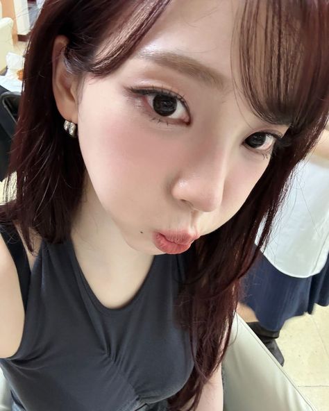 karina aespa selca instagram update icon pfp
#karina #카리나 #aespa Karina Icon, Aespa Karina, Indie Pop Music, Whiplash, Black Mamba, Korean Makeup, Simple Makeup, Abba, Instagram Update