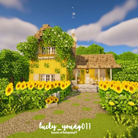 Cute Yellow Minecraft House, Yellow Minecraft Builds, Yellow Minecraft House, Minecraft Yellow House, Minecraft Field, Description Ideas, Cottage Minecraft, Sunflower House, Minecraft Farm