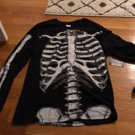 New With Tag Long Sleeve Skeleton Shirt, Skeleton Tshirt Long Sleeve, Bleach Skeleton Shirt, Cool Bleach Shirt Designs, Bleach Tshirt Designs, Bleach Shirt Design, Skeleton Shirt Outfit, Skeleton Neck, Spine Shirt