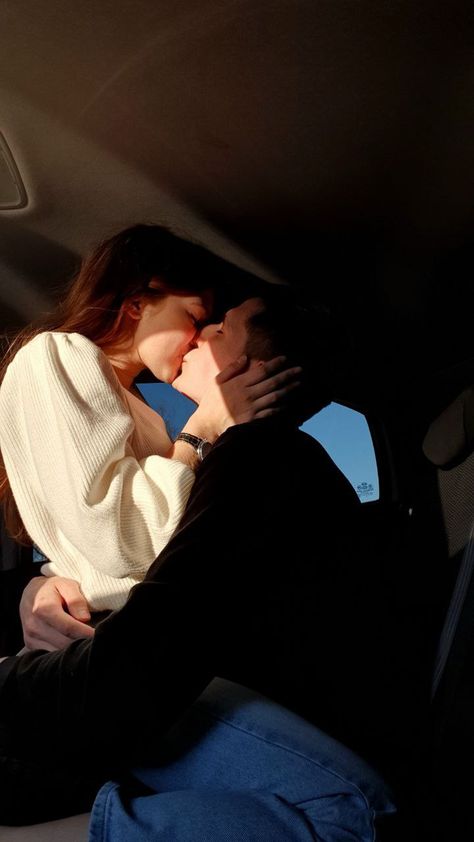 Девушка и парень любовь машина эстетика Girlfriend Sitting Boyfriends Lap In Car, Sitting In Lap Couple Aesthetic, Couple In Car Aesthetic, New Year Couple, Couple In Car, Interracial Couple Photography, Catch Feelings, The Love Club, Couples Images