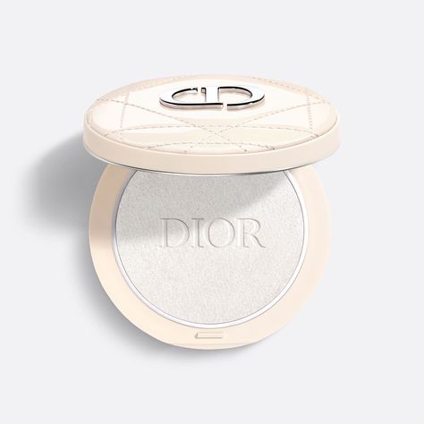 Dior Forever Couture Luminizer intense highlighting powder | DIOR UK Dior Forever Couture Luminizer, Dior Highlighter, Dior Shades, Christian Dior Makeup, Wild Pansy, Christian Dior Perfume, Natural Hydration, Dior Forever, Custom Shades