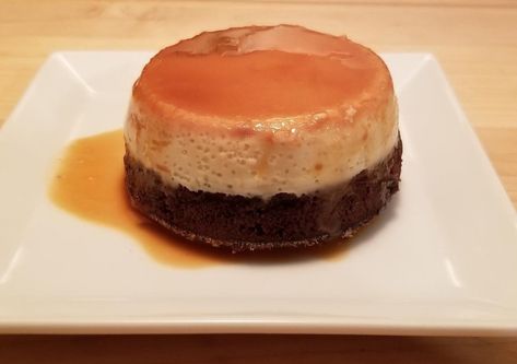 Mini Chocoflan, Mexican Hot Chocolate Cake, Mexican Cupcakes, Custard Flan, Apple Crisp Bars Recipe, Impossible Cake, Vanilla Flan, Chocolate Cake Batter, Chocoflan Recipe