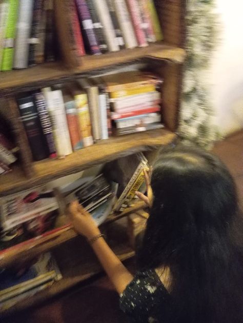 #books #aesthetic #blurry #hair #girl #bookshelf #cafe #library #read Cafe Library, Library Aesthetic, Blur Photo, Books Aesthetic, Hair Girl, Bookstore, Cafe, Books, Hair