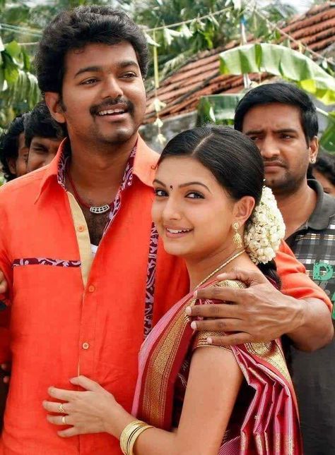 Velayudham Movie Images, Anna Thangachi, Brother Sister Pictures, Brother Sister Photography, Sisters Movie, Sisters Images, Sister Photography, Sister Pictures, Brother And Sister Love