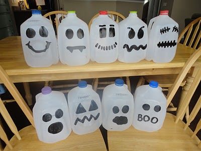 Ghost Milk, Milk Jug Ghosts, Halloween Milk Jugs, Milk Jug Crafts, Halloween Themed Food, Fun Halloween Food, Fun Halloween Crafts, Pumpkin Projects, Cheap Halloween