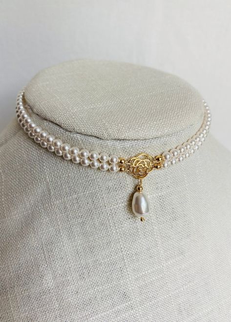 Pearl Choker Multi Strand Pearl Choker Pearl Choker - Etsy High Gold Necklace, Gold With Pearl Jewelry, 4 Grams Gold Necklace, Pearl Gold Choker Necklace Indian, Pearl Gold Necklace Designs, Pearl Choker With Gold Pendant, Gold Choker With Pearls, Pearls Sets Jewellery, Antique Pearl Choker