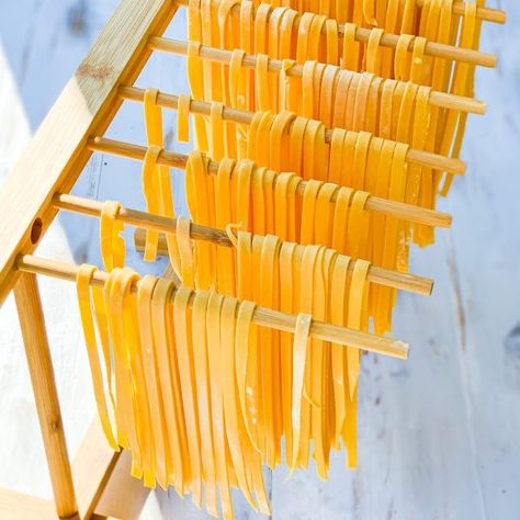 Chickpea Flour Pasta Recipe, Making Homemade Pasta, Cooking Fresh Pasta, Chickpea Flour Recipes, Homemade Pesto Sauce, Lentil Pasta, Chickpea Pasta, Making Pasta, Homemade Pesto