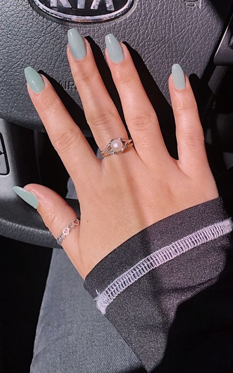 Nails With Mint Green Dress, Hoco Nails For Teal Dress, Pale Teal Nails, Light Jade Green Nails, Seafoam Blue Nails, Light Blue Green Nails, Bluish Green Nails, Pastel Teal Nails, Sea Foam Green Nails