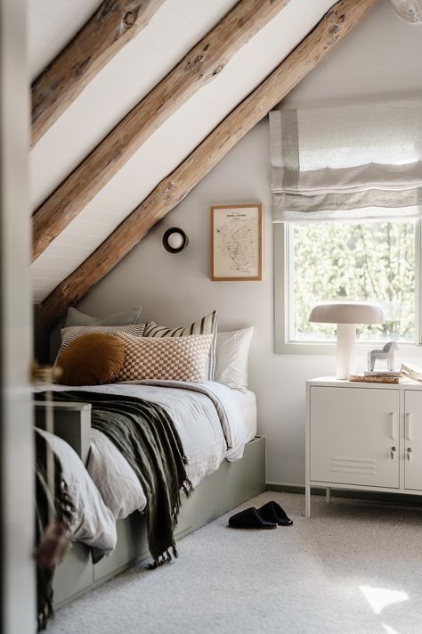 Modern Farmhouse Edition Sneak Peek — Adore Home Magazine Modern Country Style Bedroom, Modern Farmhouse Kids Bedroom, Bedroom Beams, Modern Country Bedroom, Bedroom In The Attic, Farmhouse Kids Bedroom, Rustic Attic, Concrete Bath, Scandinavian Cabin