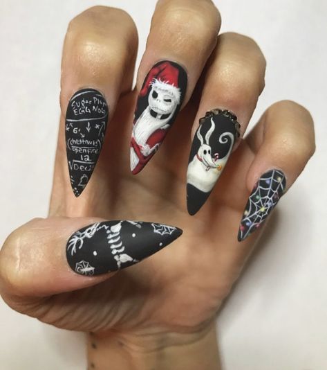 Nightmare Before Christmas Nails, Horror Nails, Witch Nails, Halloween Nails Easy, Halloween Acrylic Nails, Goth Nails, Grunge Nails, Halloween Nail Designs, Halloween Nail