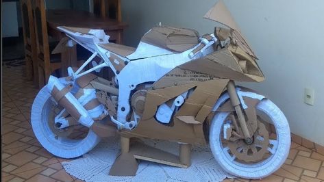 Cardboard Motorcycle, Kawasaki Gpz900r, Recycle Cardboard, Diy Cardboard Toys, Motorcycle Diy, Kawasaki Zx10r, Career Motivation, Cardboard Toys, Concept Motorcycles